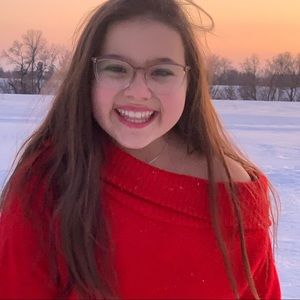 Meet your Posher, Angelie